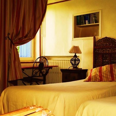 La Maison Aux Volets Bleus Bed & Breakfast Venasque Exterior photo