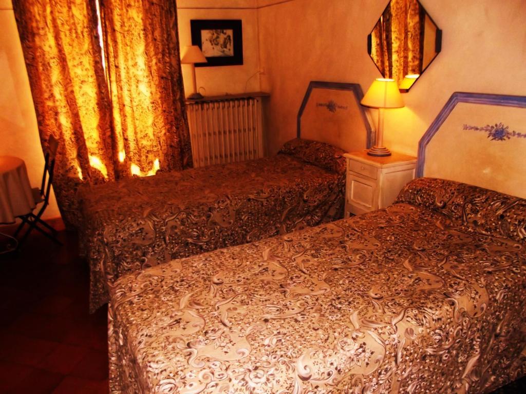 La Maison Aux Volets Bleus Bed & Breakfast Venasque Exterior photo
